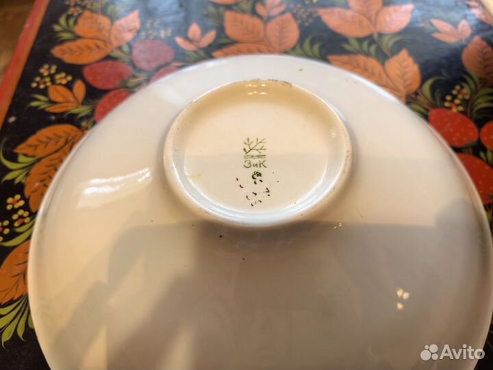 Фарфоровые тарелки и салатники СССР