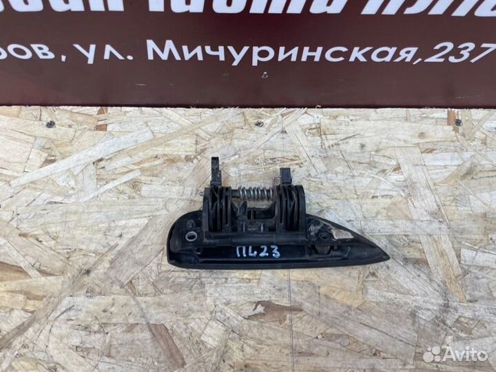 Ручка двери внешняя левая Renault Logan