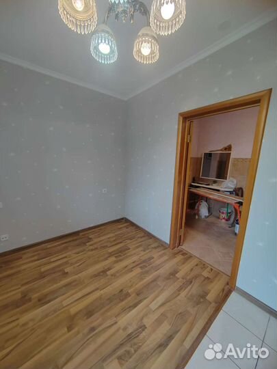 Поклейка обоев. отделка