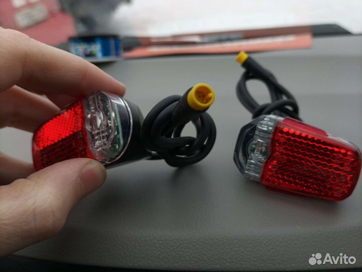 Стоп сигнал на электро самокат