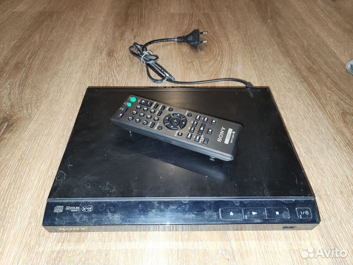 DVD плейер Sony DVD-SR320
