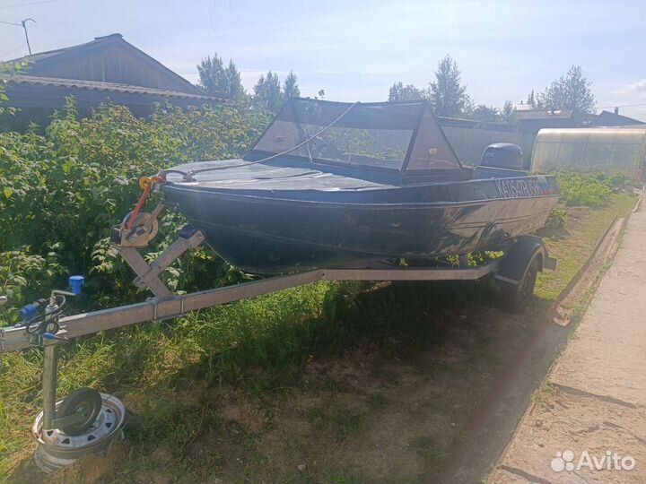 Лодка с мотором