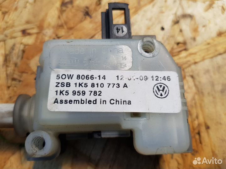 Актуатор лючка топливной горловины VW, audi