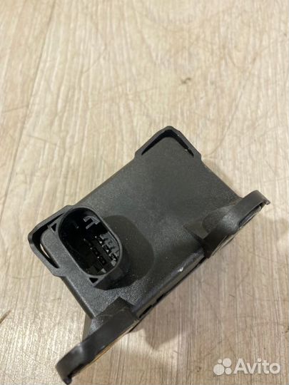 Датчик ускорения Mercedes Benz C180 W203 M271.946