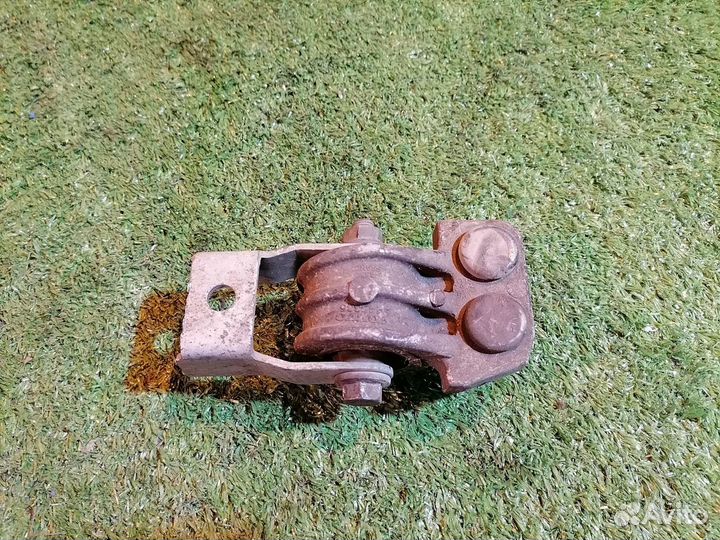 Опора кпп (подушка) 9445335 Volvo S60 V70 XC70 XC9