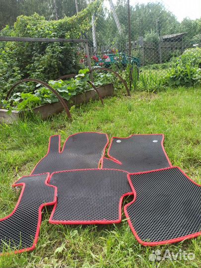 Коврики Эва в идеальном состоянии.на Volkswagen