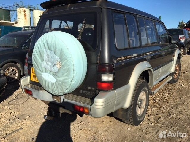 Разбор на запчасти Mitsubishi Pajero