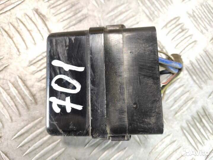 Блок предохранителей моторный Mitsubishi L200 2006