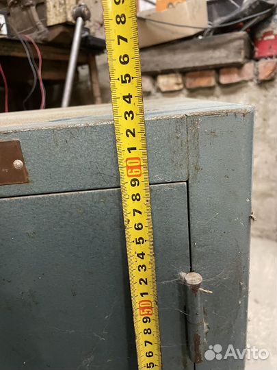 Сейф металлический