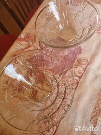 2 Тарелки и 2 салатника времен СССР