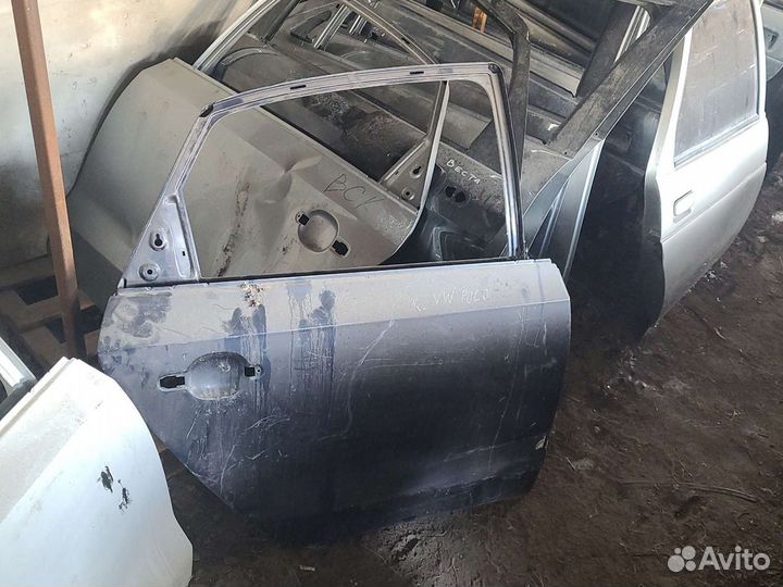 Дверь правая задняя volkswagen polo под ремонт