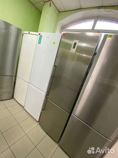 Холодильник Б/У в отличном состоянии