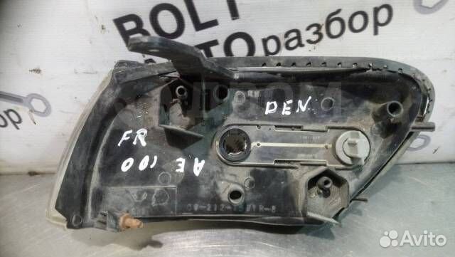 Габарит передний правый Toyota Corolla AE100