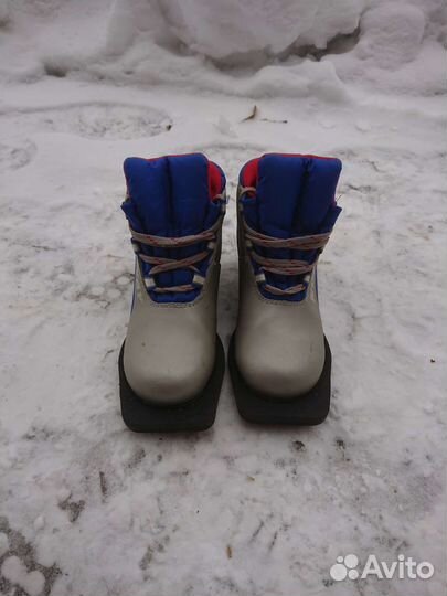 Лыжные ботинки 32р