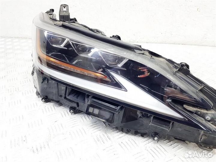 8990733110 Фара левая Lexus ES 7