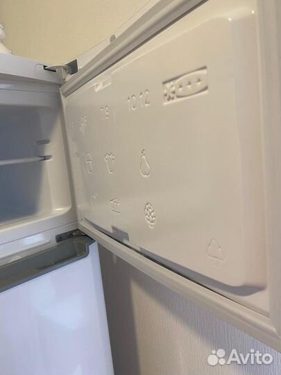 Холодильник indesit