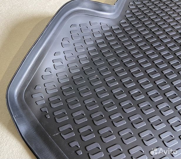 Оригинальный резиновый ковер Hyundai IX35