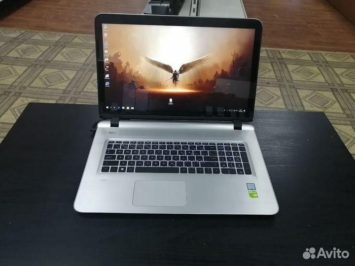 17.3 Сенсорный IPS FH I7 7500 2000GB 4 GB Видюхю