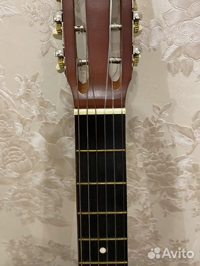 Акустическая гитара
