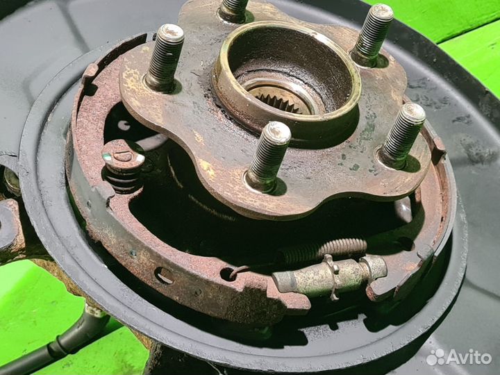 Кулак задний правый Infiniti FX (S50) 2005