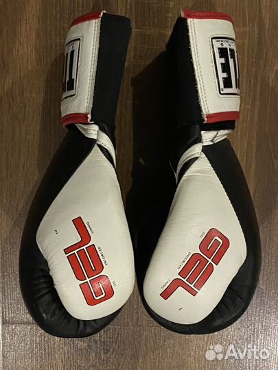 Боксерские перчатки title