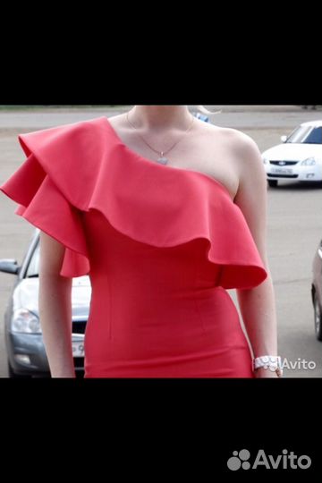 Шикарное вечернее платье