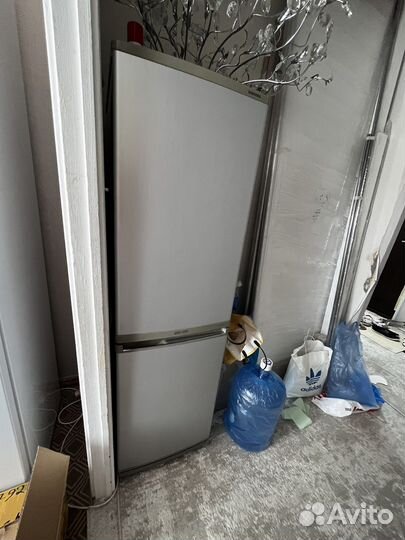 Холодильник бу маленький samsung