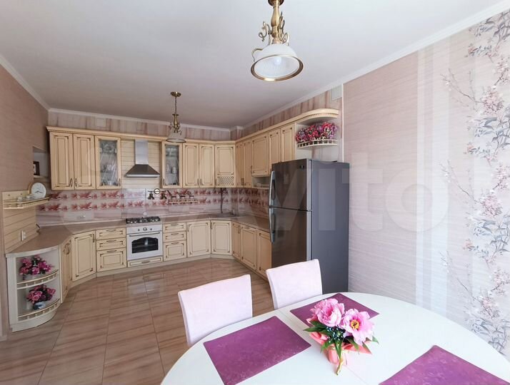 Дом 210 м² на участке 4 сот.