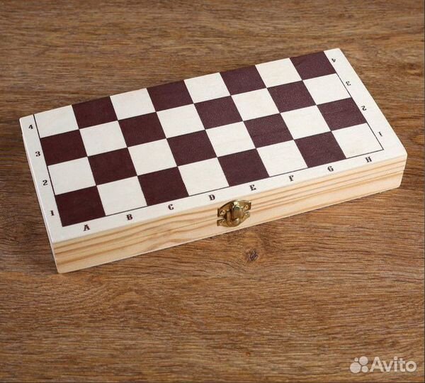 Шахматы доска дерево 30х30 см, фигуры пластик
