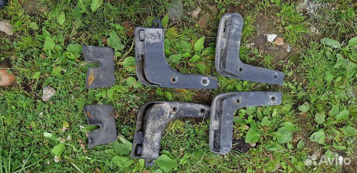 Брызговик левый правый Hyundai Solaris рестайлинг