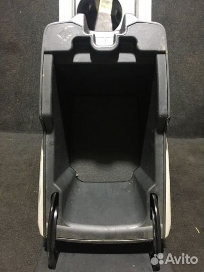 Подлокотник Opel Antara 2.2 A22DM 2011