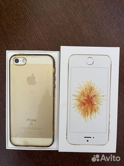 Телефон iPhone SE