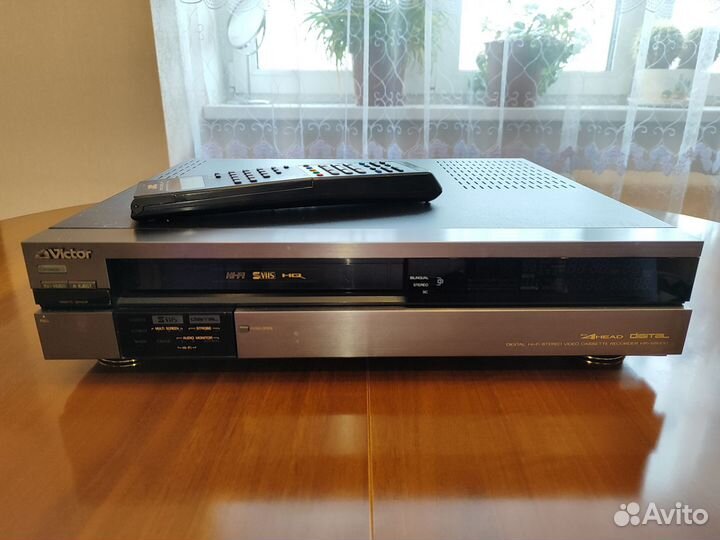 Видеомагнитофон S VHS Victor HR-S8000