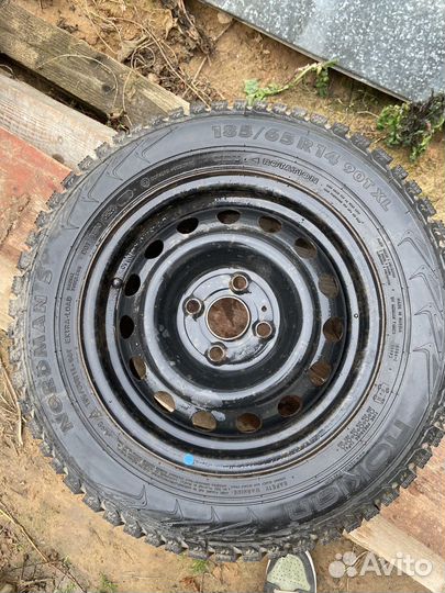 Зимнее шины 185/65 r 14 на дисках