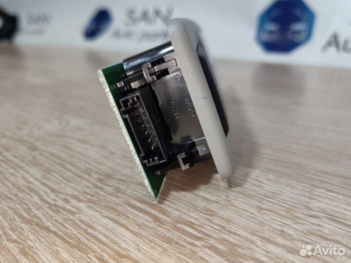 Плафон салона задний левый Bmw X5 E70 N52B30AF