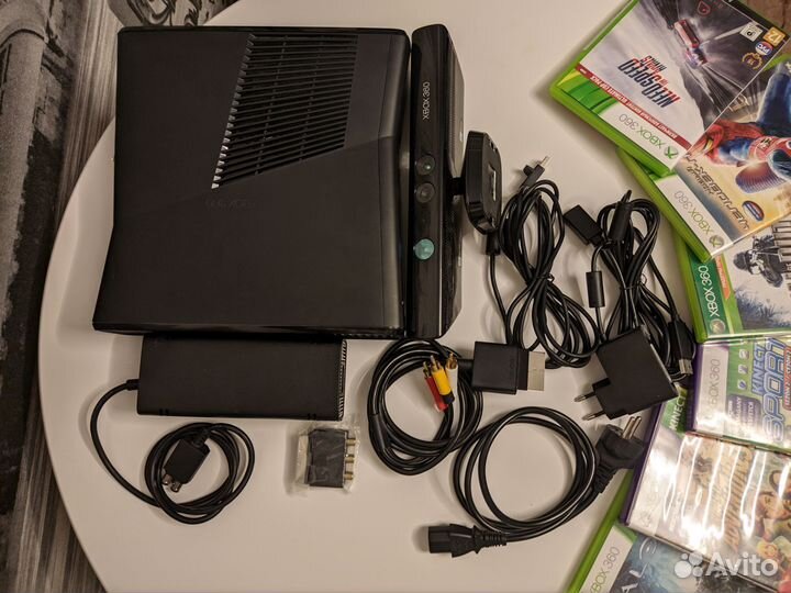 Xbox 360 (250 Gb) + 6 игр, руль, два геймпада