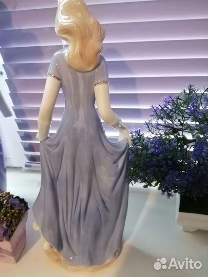 Фарфоровые статуэтки