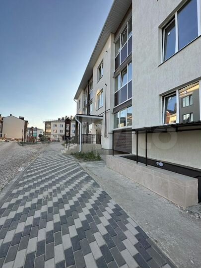 2-к. квартира, 59 м², 1/3 эт.