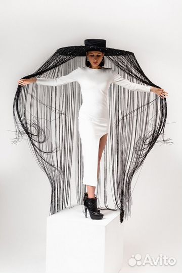 Шляпа с нитями для фотосессии