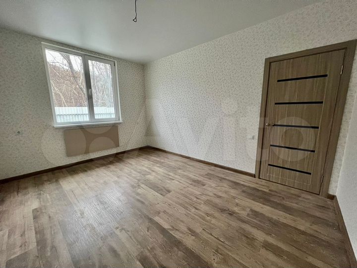 Дом 63 м² на участке 4 сот.