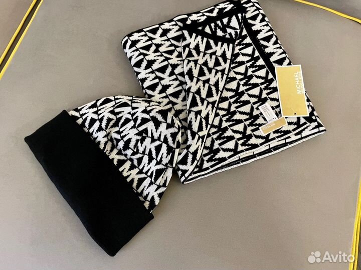 Набор шапка и шарф Michael Kors