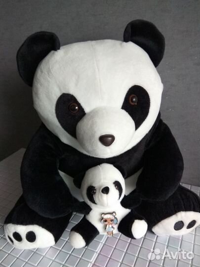 Панда с малышом