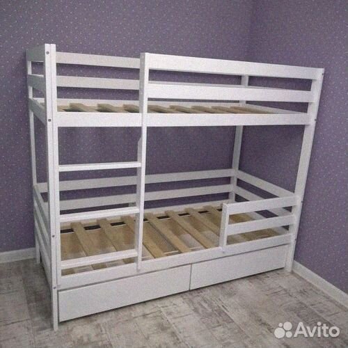 Кровать из натурального дерева двухъярусная 
