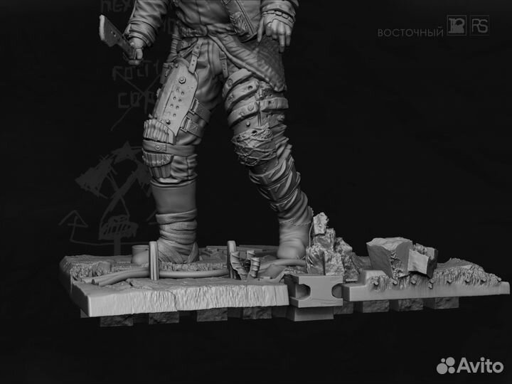 Настольная фигурка 