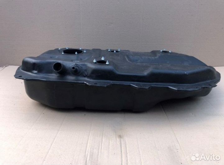 Топливный бак Митсубиси Лансер 9