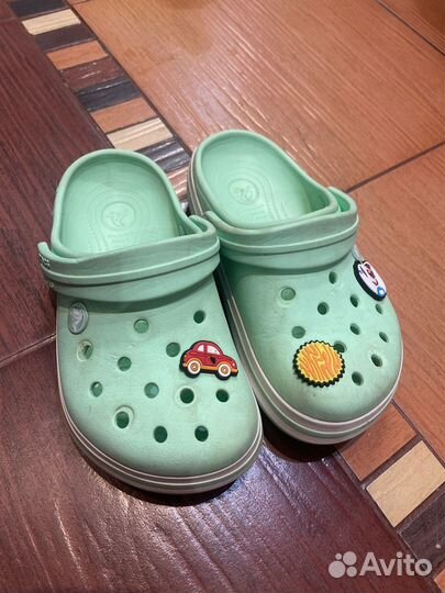 Crocs J1