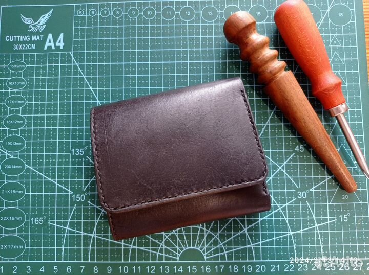 Кожаный трифолд ручной работы с гравировкой
