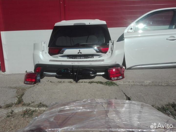 Дверь крышка Митсубиши Аутлендер 3
