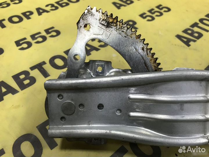 Стеклоподъемник задний R Toyota Corolla E12