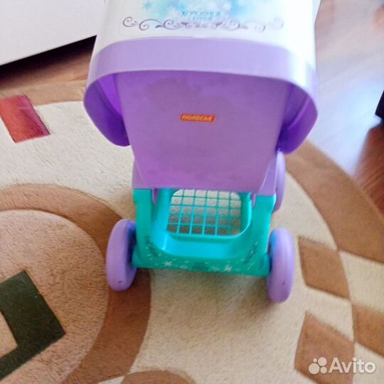 Детская игрушечная коляска